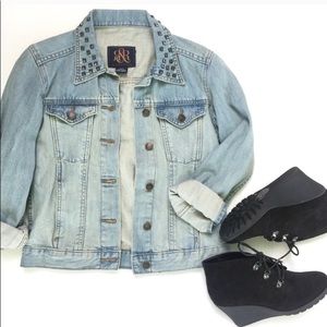 ROCK REPUBLIC STUDDED JEAN DENIM JACKET SIZE SMALL